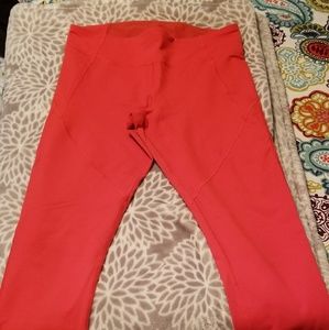 Medium Women's Under Armour Crop Legging